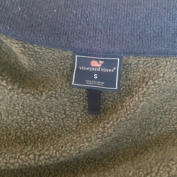 Vineyard Vines Mens Vest. Like new. Charcoal Grey. Size small. - Picture 3 of 3